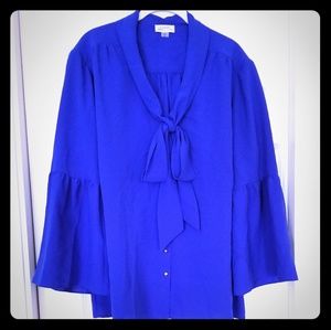 Tahari Marine Blue bell sleev bow top!  2x